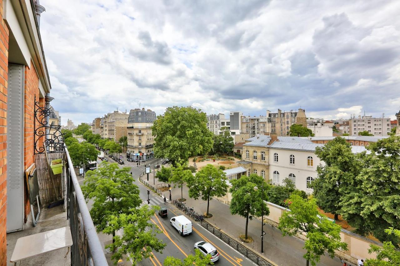 Near Place De La Nation * Paris